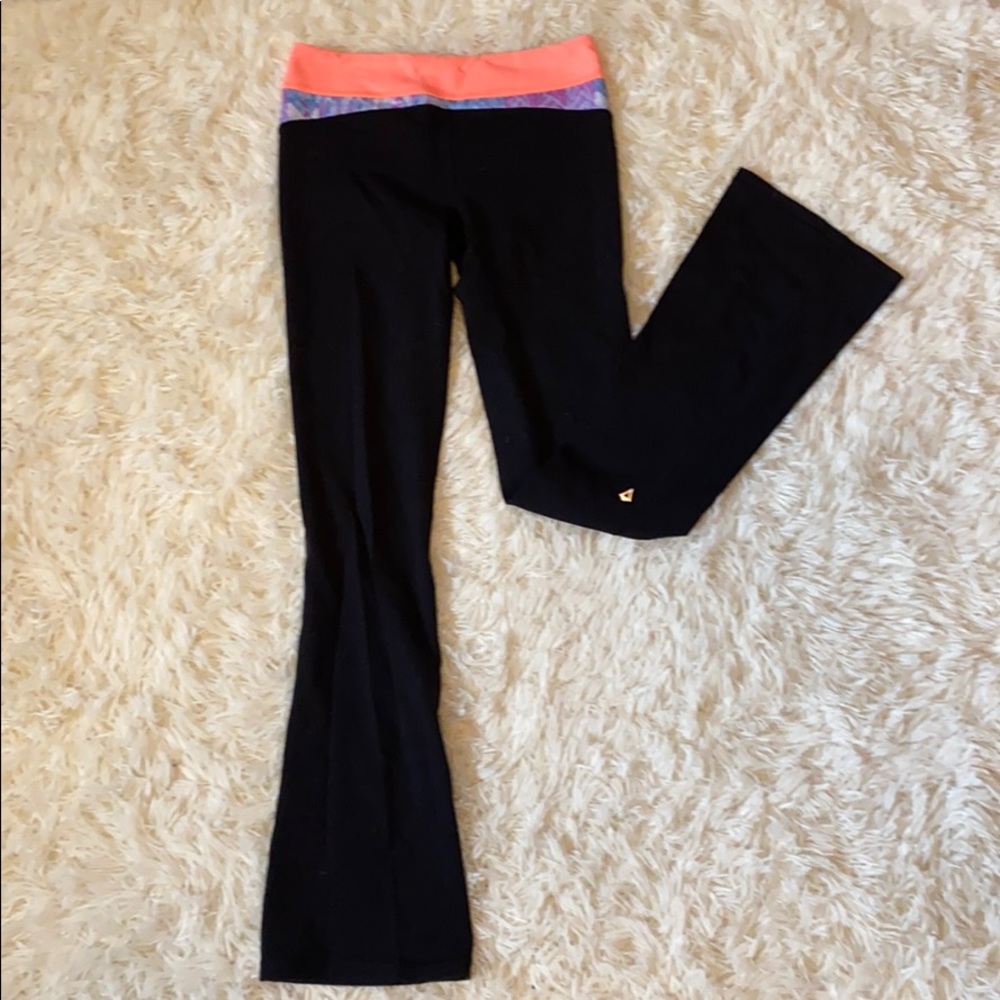 Ivivva yoga pants